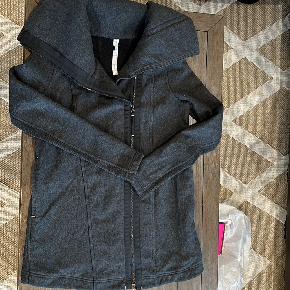 EUC Lululemon Asymmetrical Zip Jacket 8